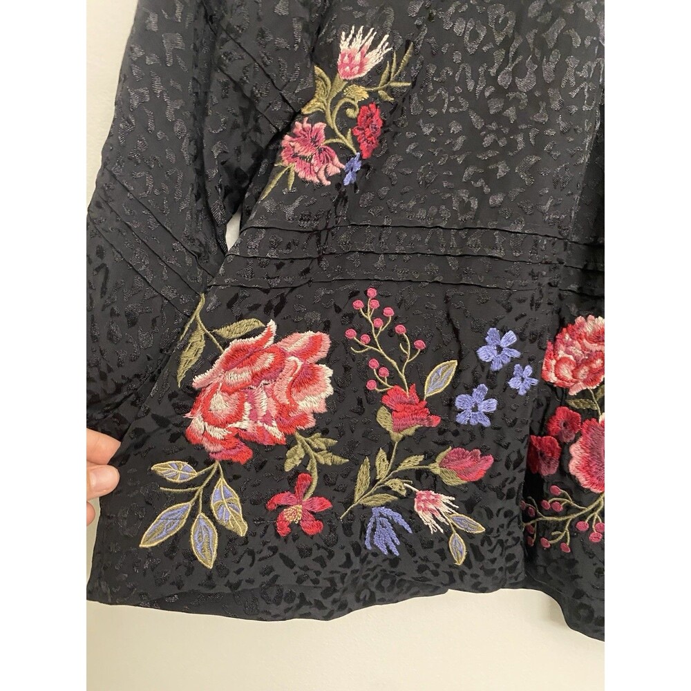 Johnny Was Sassiba Pintuck Raglan Button Up Women’s S Black Embroidered Floral - Picture 5 of 10